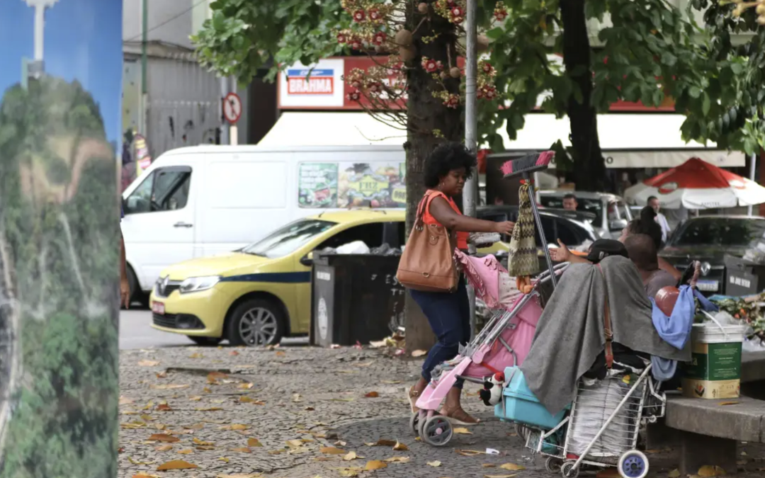 No mês das crianças, coluna da REMA debate maternidades de mulheres com trajetória de rua e seus filhos